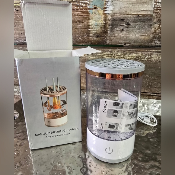 Electric Makeup Brush Cleaner with Rose Gold Accents, NWT - Picture 1 of 3